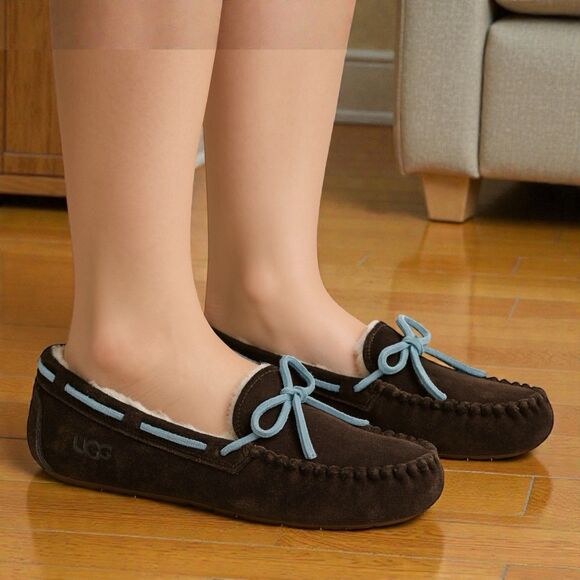 UGG Dakota Brown Suede Shearling Lined Moccasin Slippers Womens 5 - Picture 1 of 12